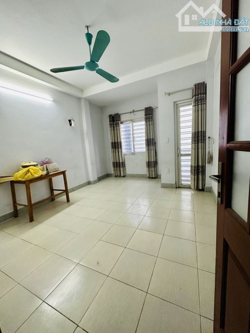 Bán nhà dân Phố Lụa -Vạn Phúc ,41m2 3 tầng ,3 ngủ ,giá 7,15 tỷ có thương lượng . - 2