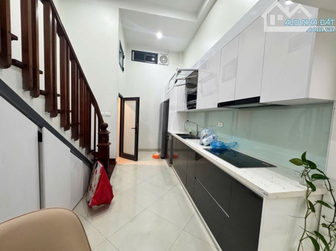 Bán Gấp Nhà Gốc Đề : NHÀ ĐẸP MỚI 100% - NGÕ THÔNG TỨ TUNG,dt 38m2 - 2