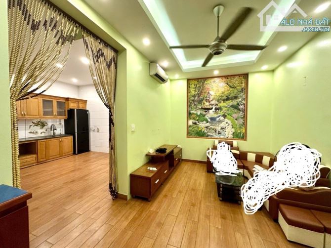 Bán nhà phố Thạch Bàn 45m2 4 tầng mặt tiền rộng, ô tô thông, giá chào 8,99 tỷ - 2