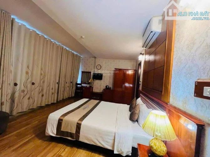 BÁN TÒA NHÀ 10 TẦNG THANG MÁY ĐẸP HOÀNH TRÁNG NHẤT PHỐ ĐỘI CẤN, DT 88M2, MT 7,8M, GIÁ 62,5 - 2
