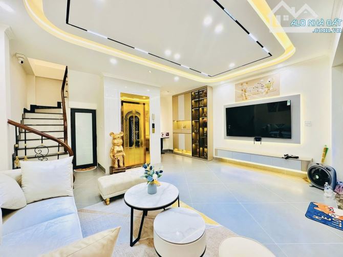 Nhà đẹp Ngay ngã tư sở – 7 tầng thang máy – nội thất châu Âu – trung tâm Đống Đa - 2