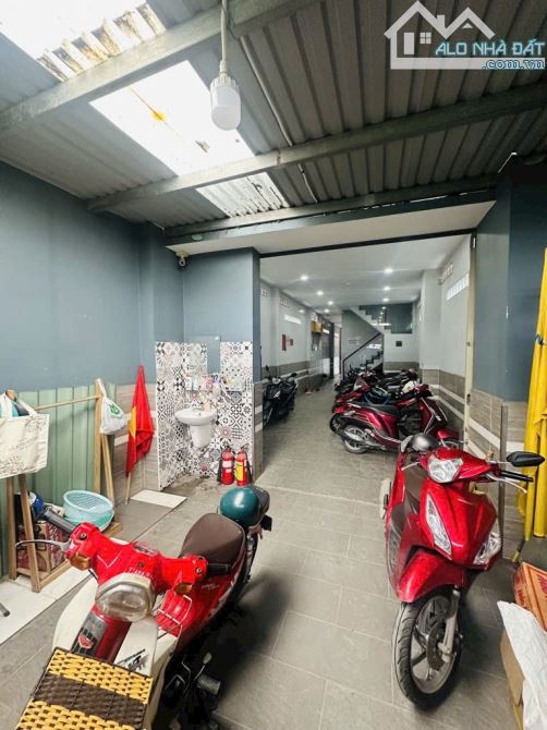 Bán CHDV 12 Phòng - 3 tầng - Vườn Lài - Ngay Đại Học Nguyễn Tất Thành - 112m2 - 2