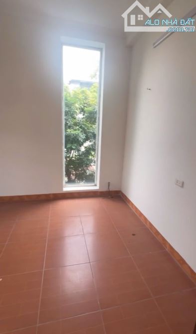 6,8 TỶ - 110M2 - SẴN NHÀ 70M2 TRÊN ĐẤT - NGÕ 7 CHỖ ĐỖ CỬA - TRUNG TÂM PHÚC LỢI - GẦN TH - 2