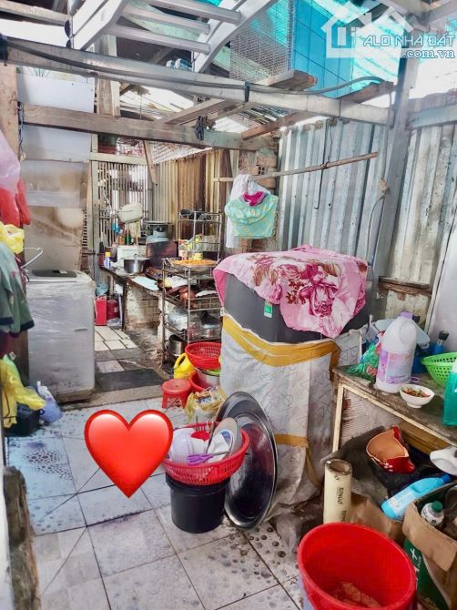 Bán nhà nát Nguyễn Thiện Thuật 2 mặt hẻm xe hơi. Q3. Giá 5tỷ9. DT 60m2 - 2