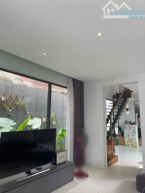 Q7 BIỆT THỰ NGHỈ DƯỠNG 7.5x29M CHỈ HƠN 100Tr/M2 ĐƯỜNG 8M SÂN 2 Ô TÔ ĐẬU 22.xT - 2