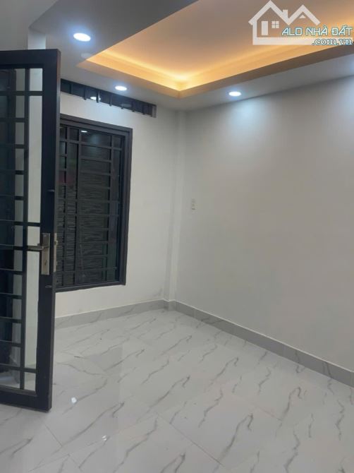 SIÊU PHẨM 3 TẦNG -2 TỶ 750  -TÂN THÀNH  -DTSD 60M2 - 2