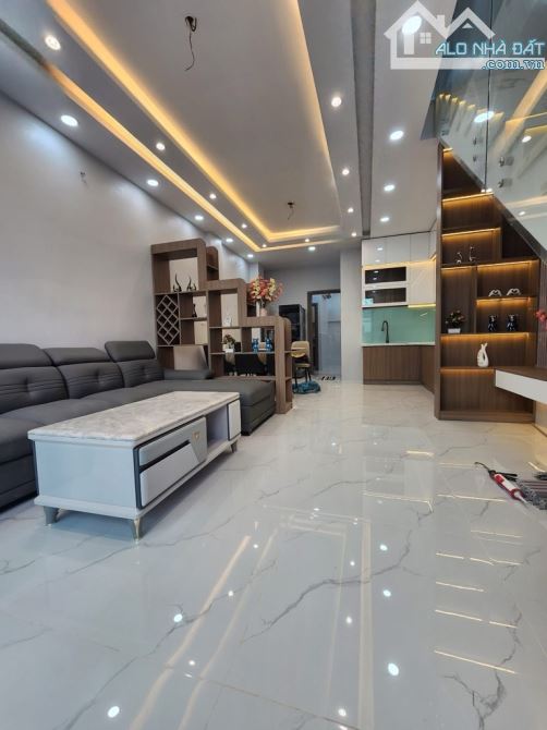 BÁN NHÀ MỚI- 2 CĂN- 2 MT- LÔ NHÌ HUỲNH TẤN PHÁT- QUẬN 7- DÒNG TIỀN ỔN- GIÁ NHỈNH 8 TỶ - 2