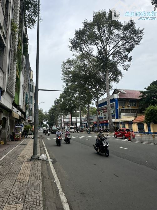 63 TỶ. VỊ TRÍ CỰC KỲ ĐẮT ĐỊA TOÀ NHÀ 6 TẦNG THANG MÁY. NGUYỄN TRI PHƯƠNG Q.5 . 5.5 X 20M - 2