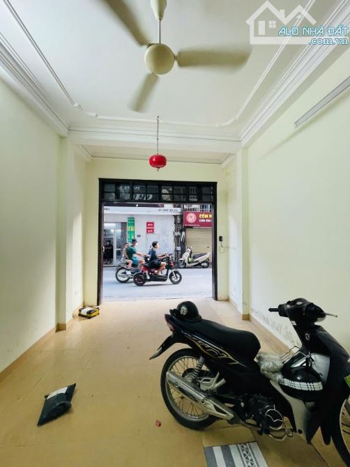 Siêu Phẩm Cực Đẹp Nguyễn Đức Cảnh - 5 tầng Dt 3m - Mt4m - Giá 10.3 Tỷ - 2