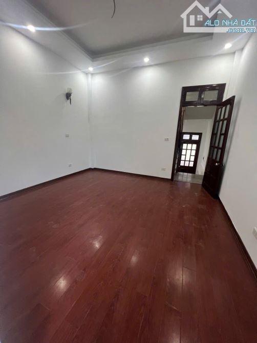 Nhà phố Ngũ Nhạc, 50m2 x 5 tầng, cách oto đỗ 15m, ngõ nông thoáng sáng, cho thuê dòng tiền - 2