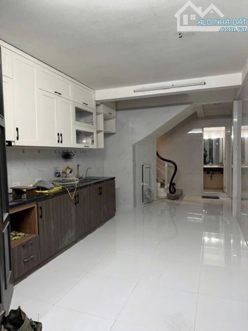 Cho thuê nhà ở nhóm 7 người Bùi Xương Trạch, 5 tầng, 40m2, 4 ngủ, 5 vệ sinh, 12 - 2