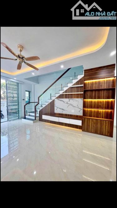 Bán nhà 3 tầng ngõ 41  Liên Hà, xây mới, thiết kế đẹp, gần bệnh viện đa khoa Tỉnh - 2