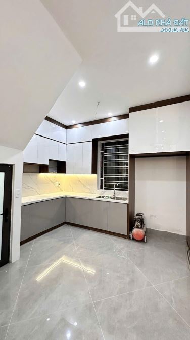 👉 NHÀ ĐẸP QUẬN HAI BÀ TRƯNG -  GẦN ĐƯỜNG LẠC TRUNG MỚI  – 42 M2 - 4 TẦNG -  FULL NỘI THẤT - 2