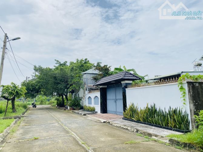 Bán đất TT Long Điền gần cổng chào Long Hải Bà Rịa,Diện tích:100m2 - Giá bán:1tỷ680triệu - 2