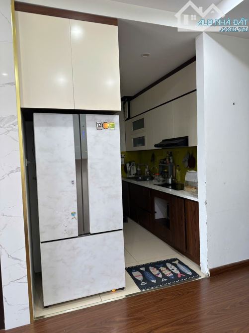 Cho thuê chung cư 90 Nguyễn Tuân, 3 ngủ 96m2 full đồ có slot oto 18 triệu - 2