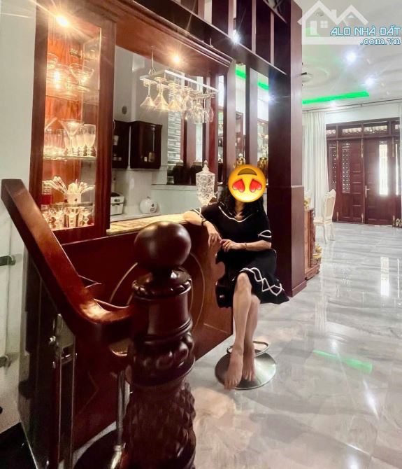Bán nhà 4 tầng đường Lạc Long Quân Quận 11 dt( 5.3 x 15m) giá 12 tỷ - 2