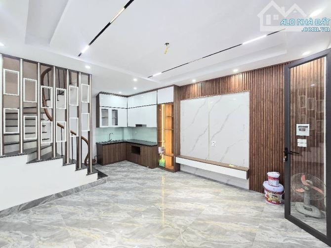 BÁN NHÀ GỐC ĐỀ-HOÀNG MAI-NGÕ 3 GÁC-GẦN Ô TÔ-NHÀ MỚI 38M x 5 TẦNG-7,5 TỶ - 2