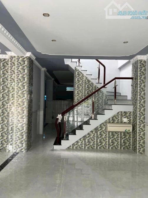 Bán 2 căn nhà liền kề đường số 11 khu tđc Đại Học Y Dược dt 8x16 sổ hồng lộ 13m hướng ĐB - 2