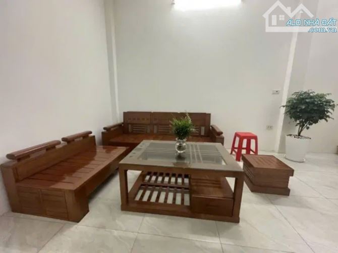 FULL NỘI THẤT NHÀ ĐẸ -ÔTÔ ĐỖ CỬA-SÁT PHỔ-VỊ TRÍ ĐẮC ĐỊA 27/35M -3 TẦNG - 3,45 TỶ PHỔ VỌNG - 2