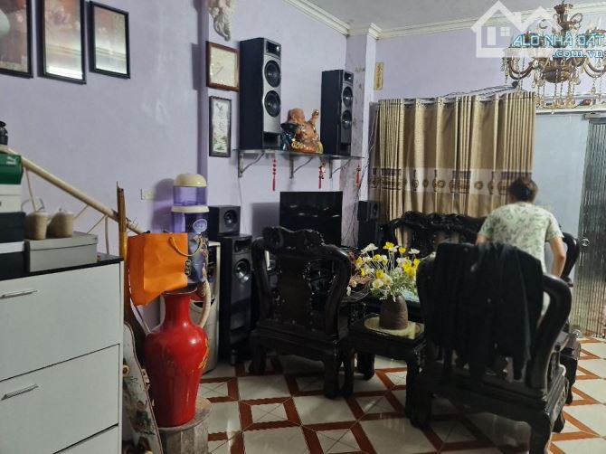 "Bà chị gái nhờ bán gấp căn nhà Thanh Đàm" 🏡  Bà chị gái thân thiết của em vừa gọi nhờ: " - 2