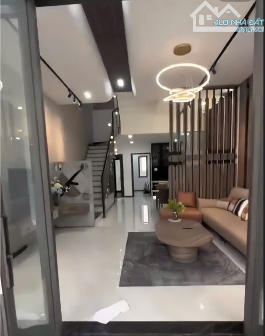 CẦN BÁN GẤP NHÀ NGAY CHỢ BÌNH CHÁNH - 850 TRIỆU - SỔ HỒNG RIÊNG - 2