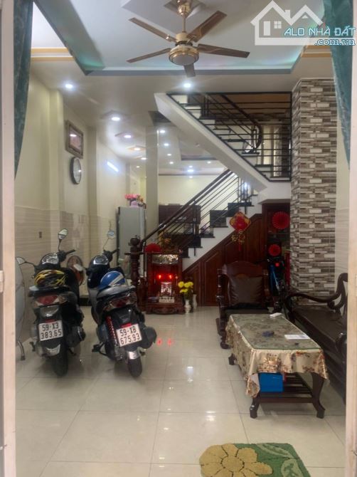 Nhà bán HXH Lê Thị Hoa F Bình Chiểu dt đẹp chuẩn 72m2 trệt 3L giá có hơn 5 tỷ - 2