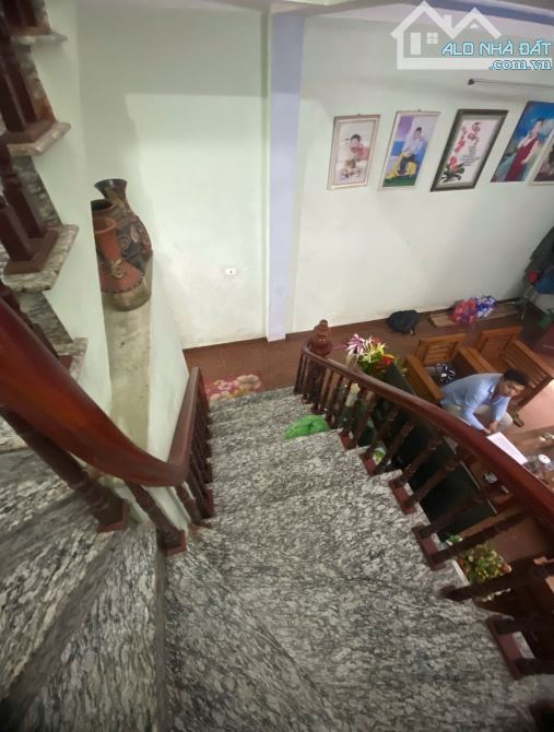 Bán nhà tựu phúc nhà dân xây khung cột chắc nịch, cách 1 nhà ra ô tô tránh. - 2