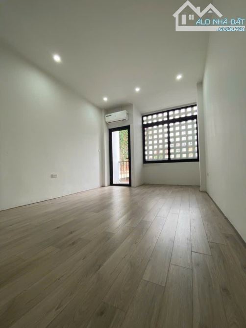 À ĐÂY RÔI, Ở Sướng Cách 1 nhà ra mặt phố, Ngọc Thuỵ Long Biên 30m x 5t giá chỉ 8.x tỷ - 2