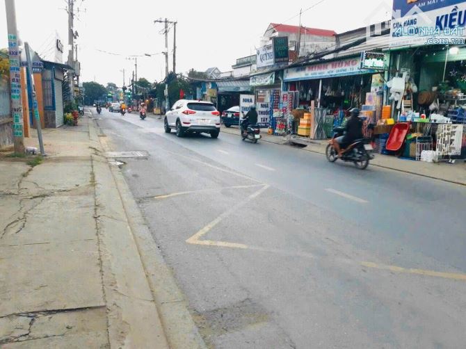 Bán nhà mặt bằng buôn bán kinh doanh Đổ Văn Dậy gần Chợ Hóc Môn TPHCM, DT: 7x19m. - 2