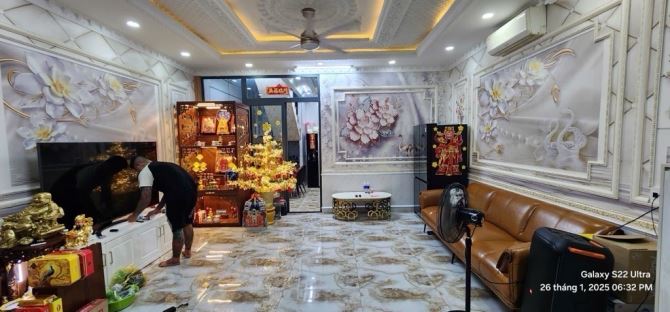 Qua Quận 7 chỉ 5 phút - Ngang hơn 5M - 3 Tầng Full nội thất - Cách cầu Phú Xuân 500m - 2