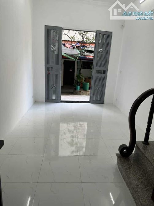 Bán nhà Lĩnh Nam 4 tầng,sổ đỏ ,giá 3.8 tỷ - 2