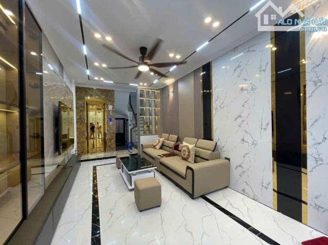 bán nhà khu tập thể Tăng thiết giáp, ô tô tránh nhau, 2 mặt thoáng, 50m2 - 2