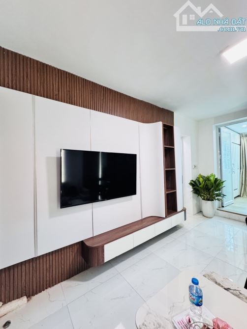BÁN CĂN HỘ TẬP THỂ ĐỒNG XA – MAI DỊCH, CẦU GIẤY | 60m² – 2 NGỦ – 2 VS – GIÁ CHỈ HƠN 3 TỶ - 2