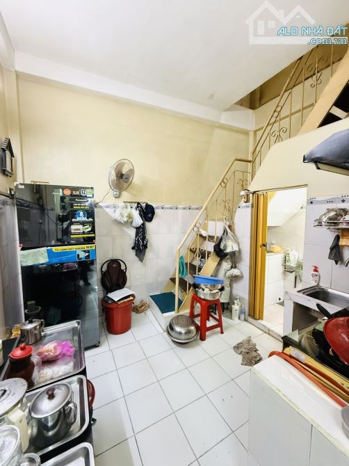 🏘🔥GIÁP QUẬN 11 – 2 TẦNG - 4PN - HẺM XE HƠI – 48M2 - SỔ VUÔNG ĐÉT - P.LÝ CHUẨN-CHỈ 5,5 TỶ - 2