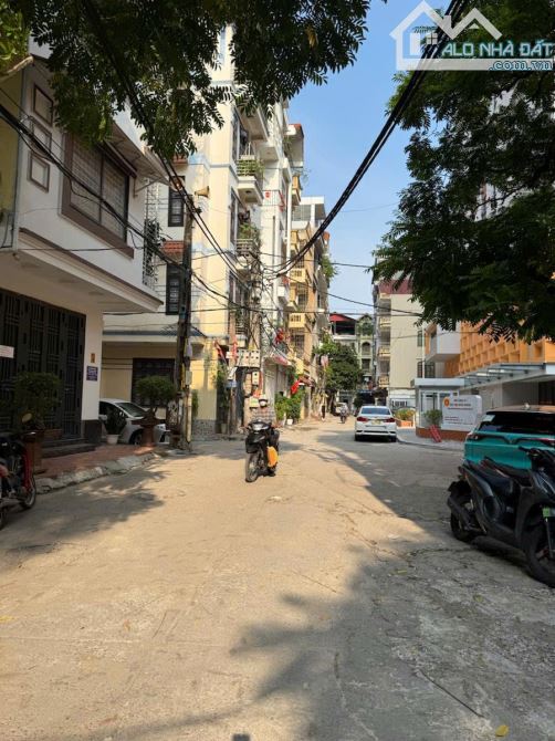 PHÂN LÔ QUÂN ĐỘI PHÙNG CHÍ KIÊN 80m MT 4.5m 6 TẦNG TÔ TRÁNH THANG MÁY NHÀ ĐẸP 35 TỶ - 2