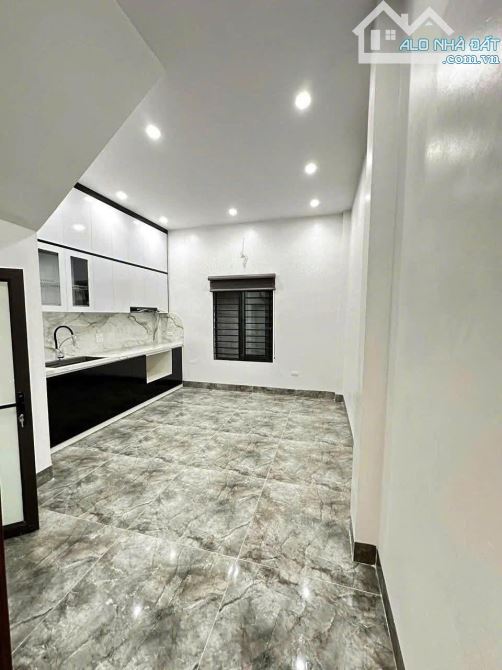 Cho thuê nhà 52m2*4T ngõ 1160 Đường Láng, Đống Đa - 2