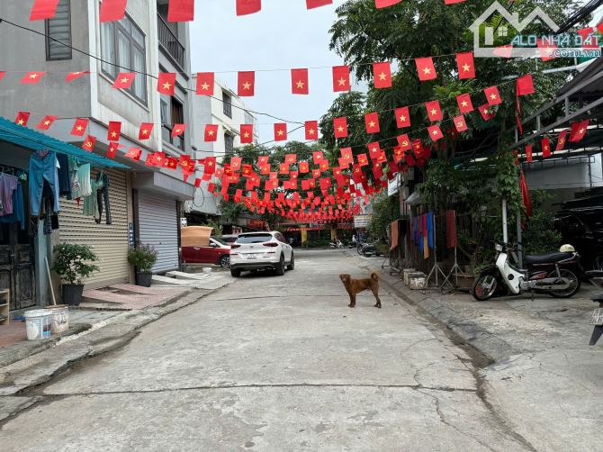 SIÊU PHẨM LÔ GÓC,BÁN NHÀ 40M2 5 TẦNG-12 TỈ-VỈA HÈ ÔTÔ TRÁNH,TRUNG TÂM VIỆT HƯNG  LONG BIÊN - 2