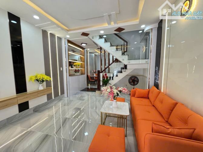 NHÀ 2 TẦNG MỚI SPA - HẺM Ô TÔ - VUÔNG VỨC 44 M2. - 2