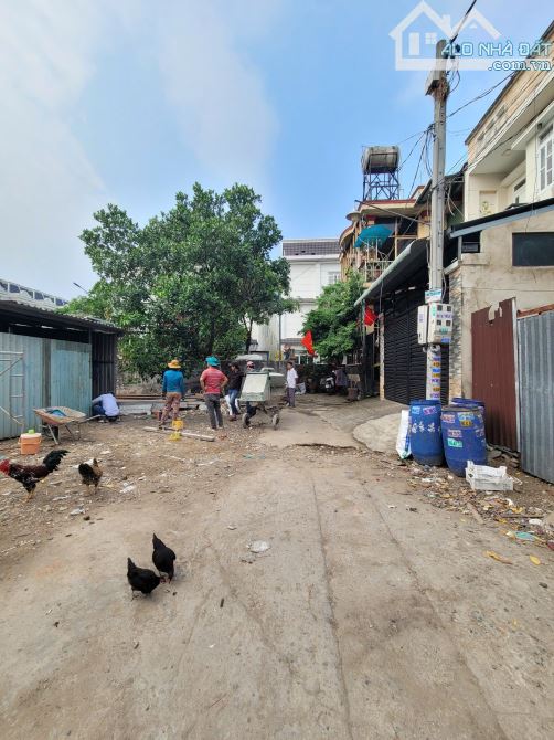 Bán đất 2MT trước sau cách đường Võ Thị Sáu 100m p.Đông Hòa Tp.Dĩ An chỉ 4ty100 TL M7624 - 2