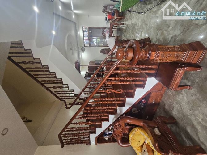 NHÀ ĐẸP 3TẦNG - ĐƯỜNG S 8M- VỈA HÈ 4M -5x19- Ô TÔ TRONG - PHÚ MỸ Q7- CHỈ 17.3 TỶ TL - 2