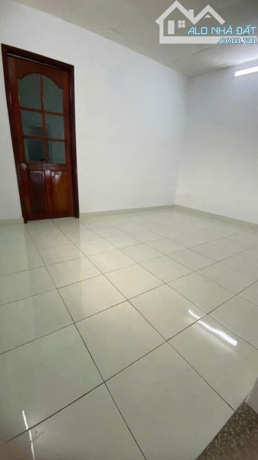 Bán gấp nhà 2 tầng, 70m², đường 4m, gần Gigamall Thủ Đức – giá 4.95 tỷ - 2