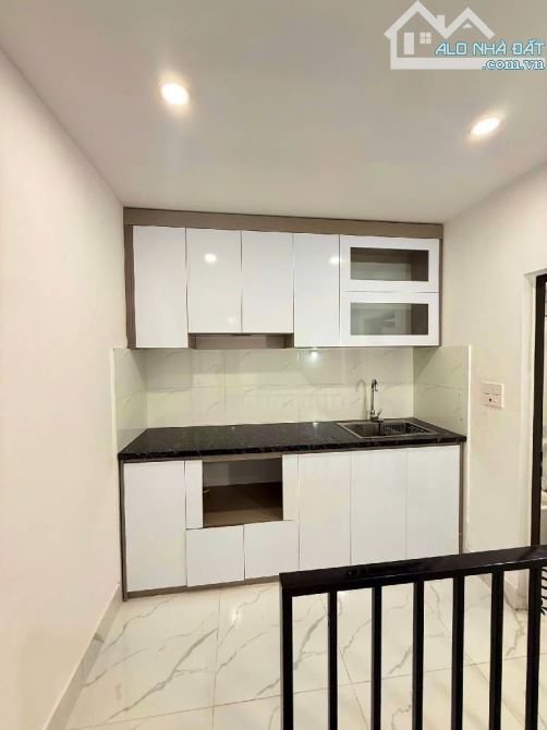 TẬP THỂ NGHĨA TÂN CẦU GIÂY DT 81M 2 NGỦ 2 WC GIÁ 3 TỶ 950 - 2