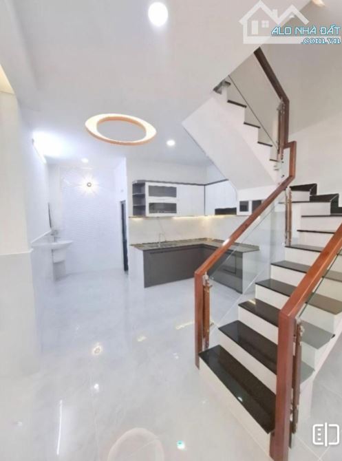 SÁT MẶT TIỀN HẺM XE TẢI THÔNG MÃ LÒ LÔ TƯ 2 TẦNG 4M10M Chỉ 4.7 TỶ - 2