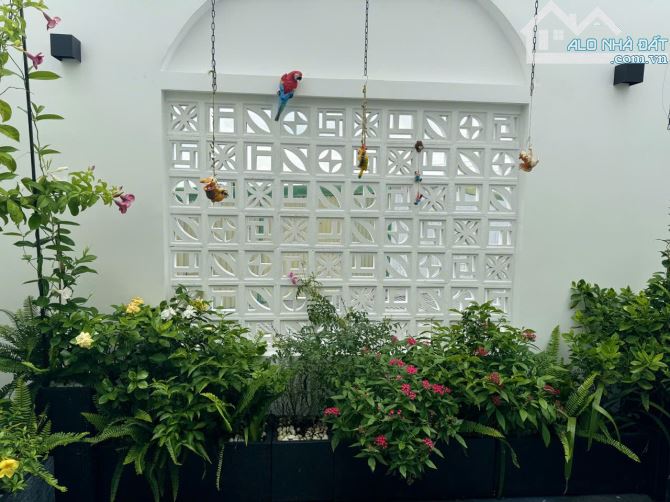 Nhà Đẹp Ngay Cạnh Đại Lộ Đông Tây (170m2) BA Tầng Kiên Cố |Trung Tâm Phố Gần Mọi Tiện Ích - 24