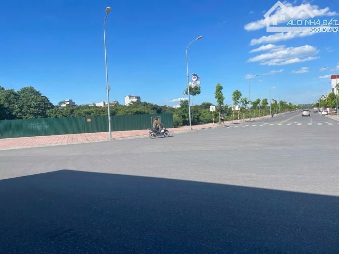 Hàng hoa hậu 120,4m ĐẤT ĐẤU GIÁ đường 30m view giữa lòng hồ Bộ Đội 30HA, đã khởi công - 3