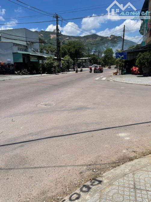 Bán lô góc 2 mặt tiền đường trần quốc hoàng và văn tiến dũng dt 96m2 giá 5ty500 - 3