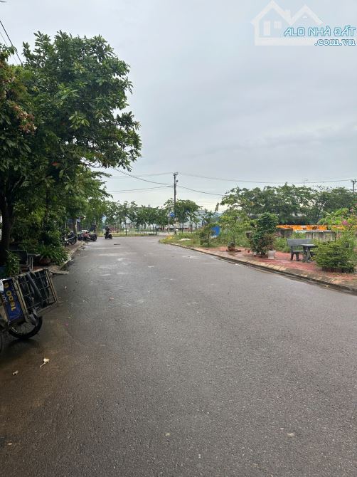 bán lô đất mặt tiền đường dương đức hiền P. trần quang diệu dt 99m2 ngang 4,5m giá 2ty350 - 3