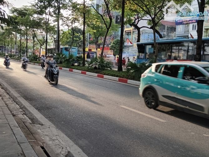 Đất Nguyễn Hữu Thọ - 3 mặt 6 ô tô tránh - đắt sắt ra miếng - 433m2 - chỉ 330 triệụ/m2 - 3