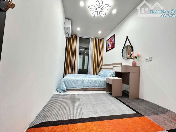 NHỎ XINH-5 Tầng GIÁ RẺ NGÕ HOÀ BÌNH 7 MINH KHAI-NHÀ ĐẸP CHỈ NHỈNH 4tỷ - 3