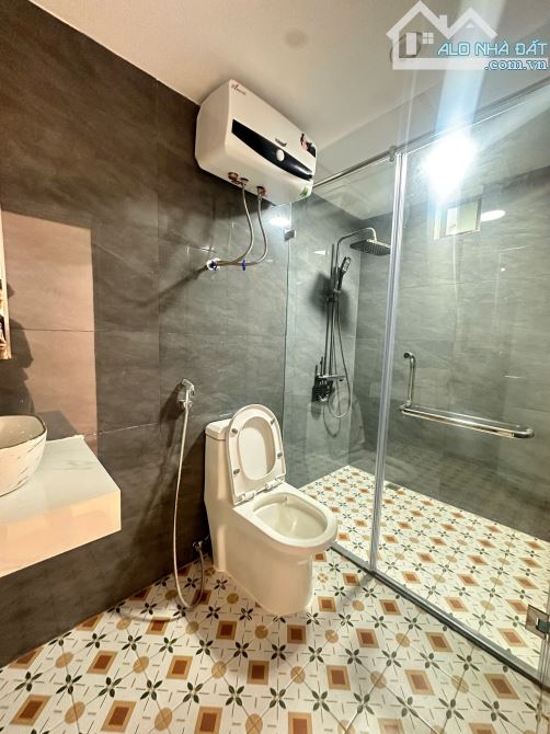 CẦN BÁN TẬP THỂ BÁCH KHOA - OTO ĐỖ CỬA - 85M2 X 3 NGỦ 2VS - ĐỦ NỘI THẤT - SĐCC - 3